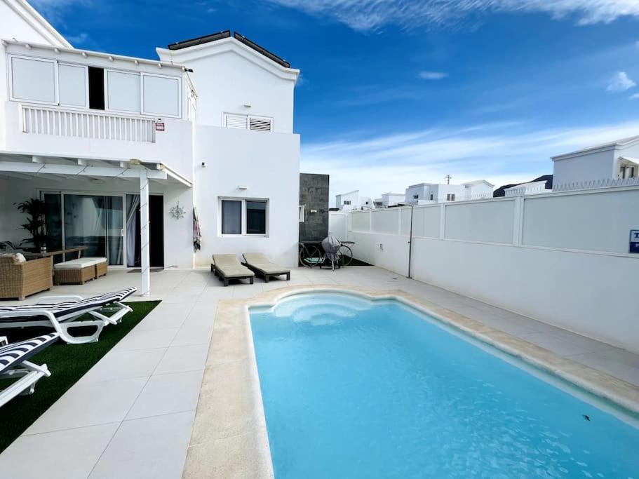 Lovely Villa Sanmar, Heated Pool Playa Blanca  Exteriör bild