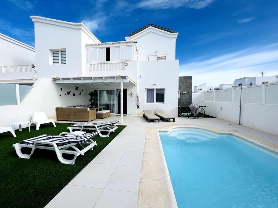 Lovely Villa Sanmar, Heated Pool Playa Blanca  Exteriör bild