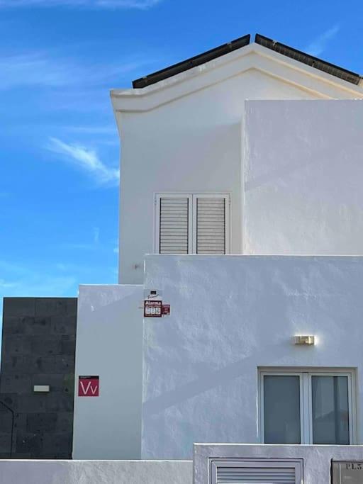 Lovely Villa Sanmar, Heated Pool Playa Blanca  Exteriör bild