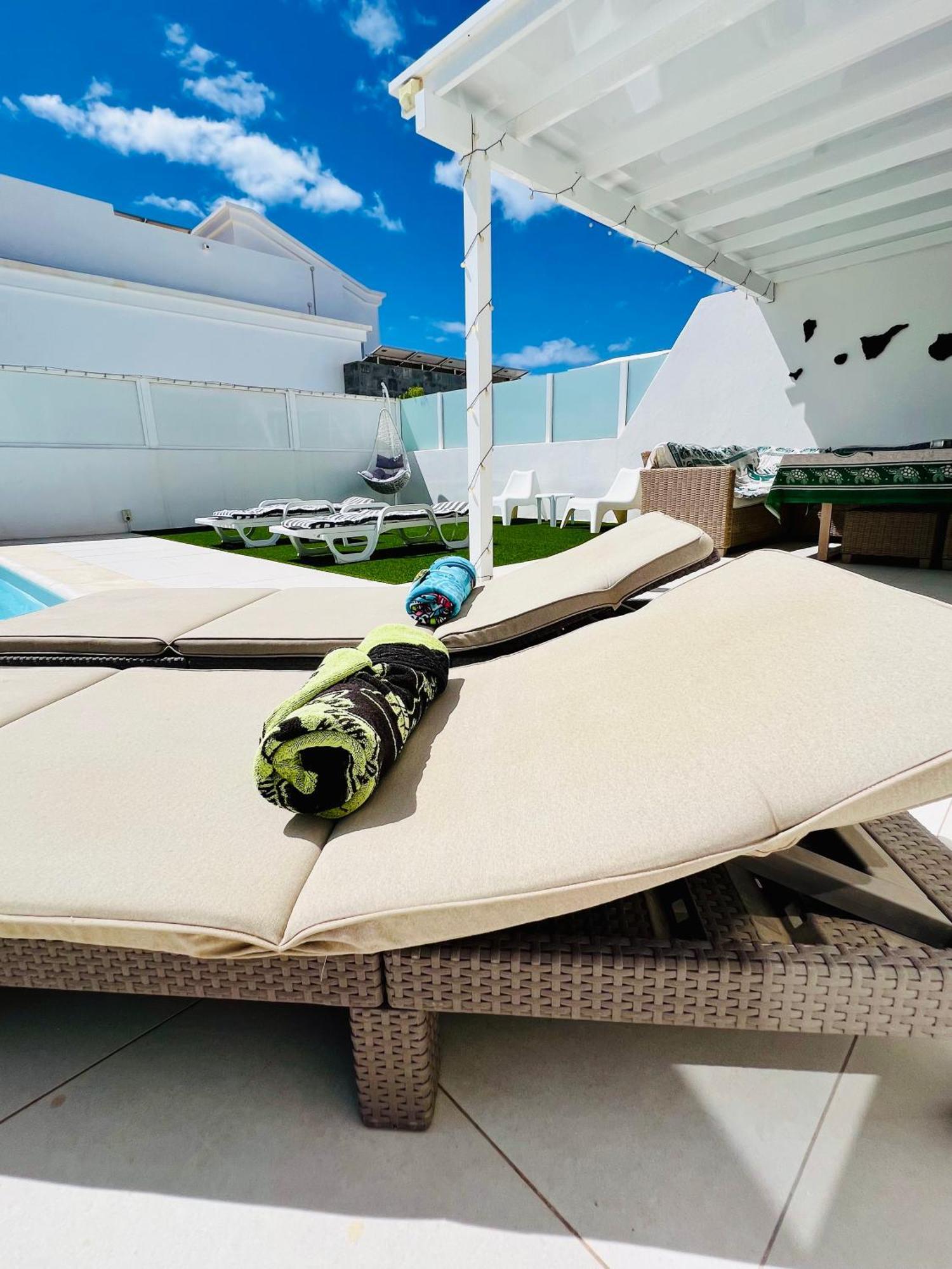Lovely Villa Sanmar, Heated Pool Playa Blanca  Exteriör bild